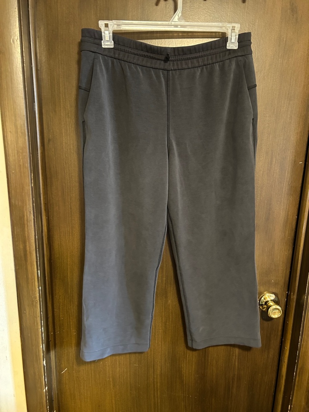 lululemon athletica woman relaxed black track  pant size 12